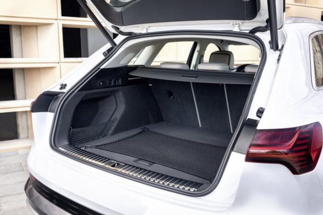 Đánh giá Audi e-tron SUV 2023 - Sang trọng và đẹp mắt nhất giới xe điện